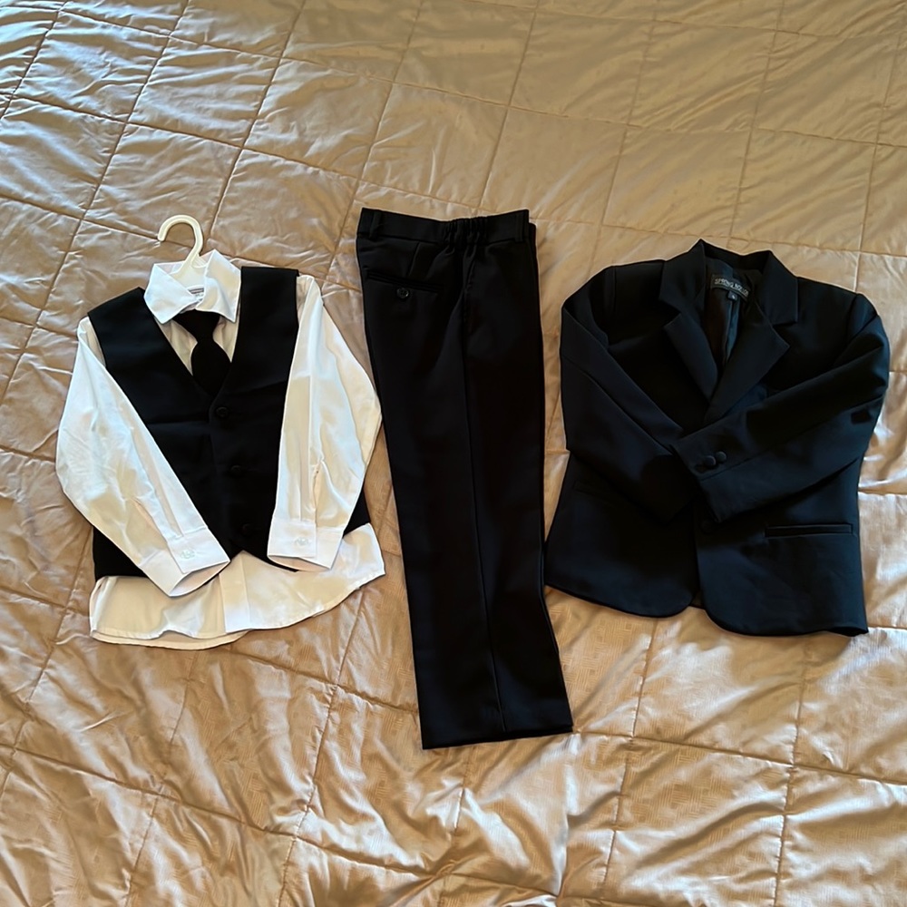 Boys Size 5 Dress Suit